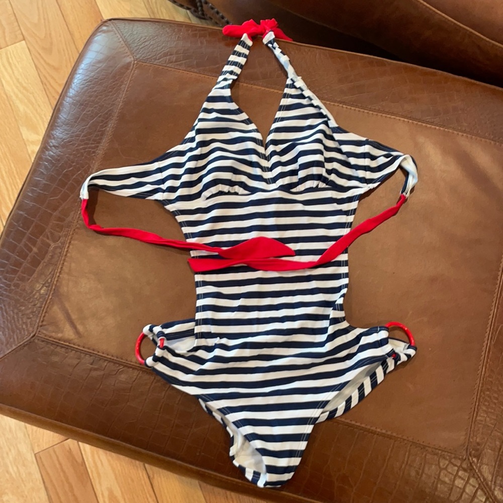 SWIMSUIT
